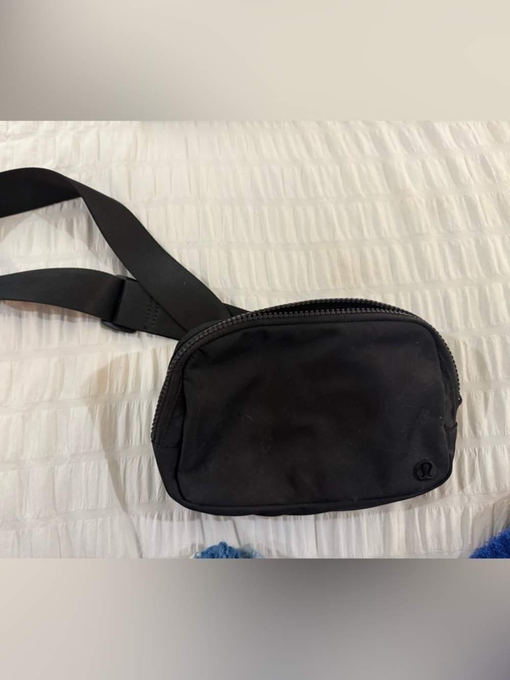 lululemon athletica Black Crossbody Sling Pouch